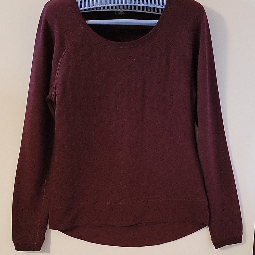 *32 Heat Burgandy Quilted Sweater, Size S